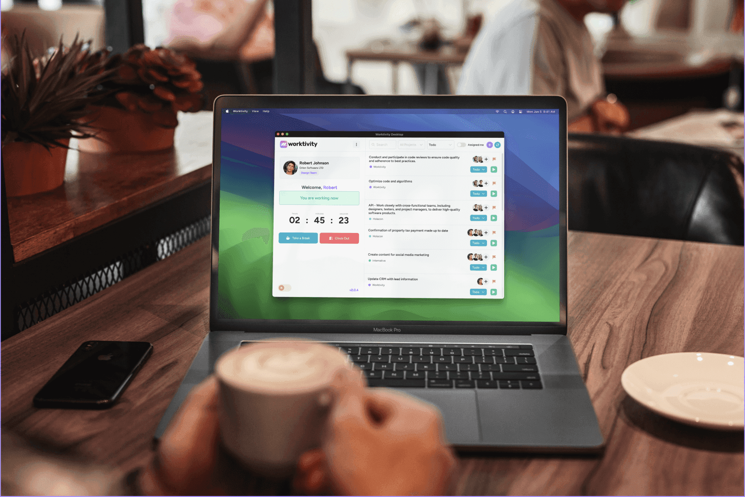 Teams arbeiten mit der Worktivity-Lösung Hybrides Arbeiten